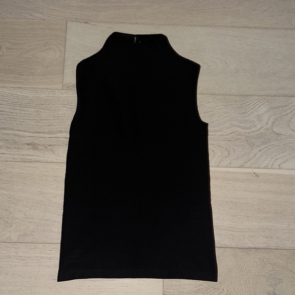 Babaton “Michael” Tank Top - Picture 2 of 4